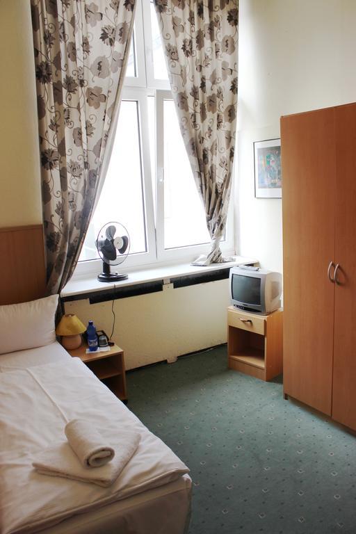 Hotel-pension Rheingold Am Kurfürstendamm 2* Berlin