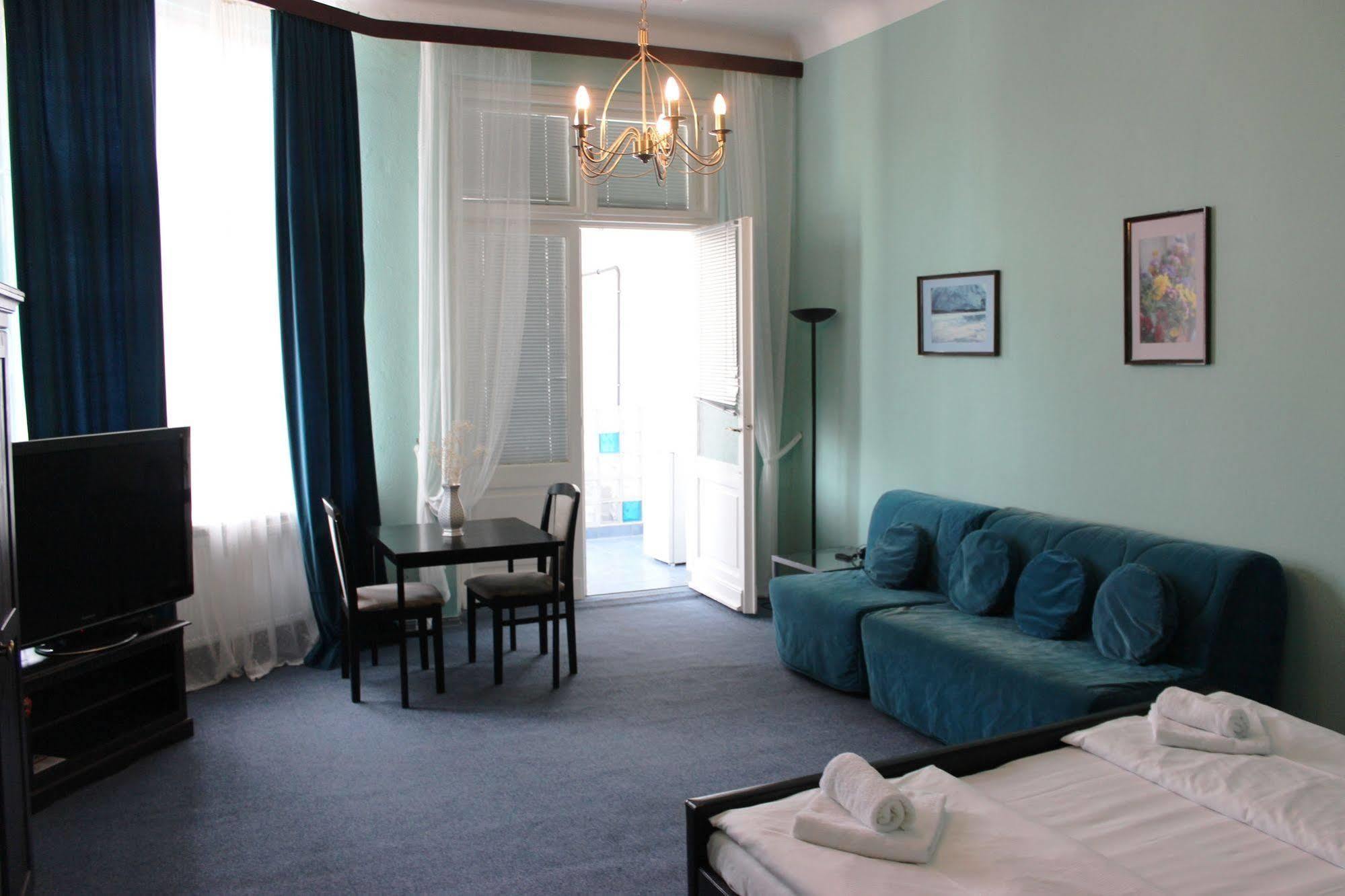 Hotel-pension Rheingold Am Kurfürstendamm Hotel 2*