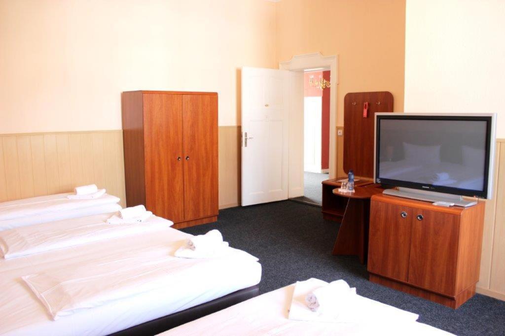 Hotel-pension Rheingold Am Kurfürstendamm 2*